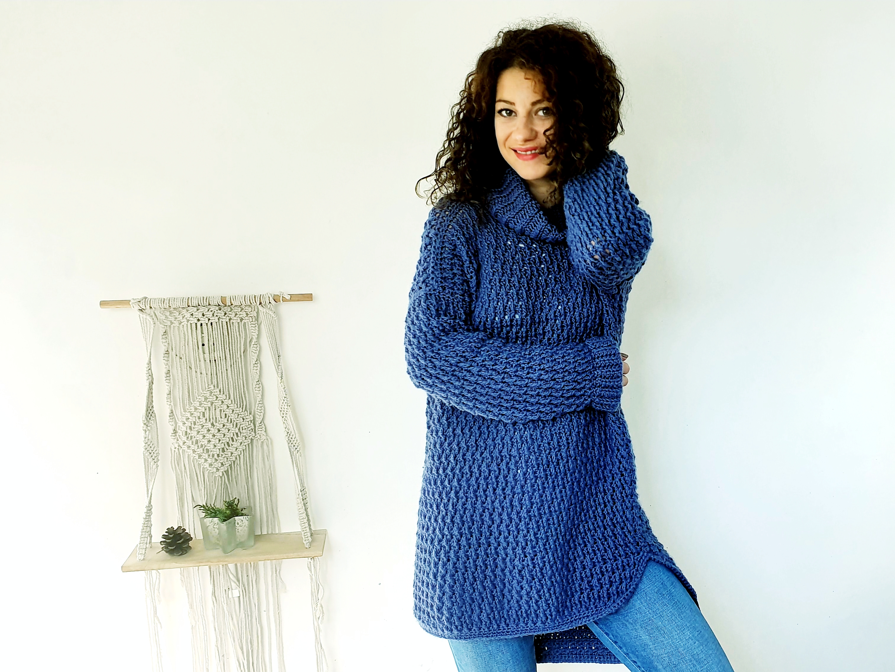 Coaty Sweater. Free Crochet Pattern & Video Tutorial