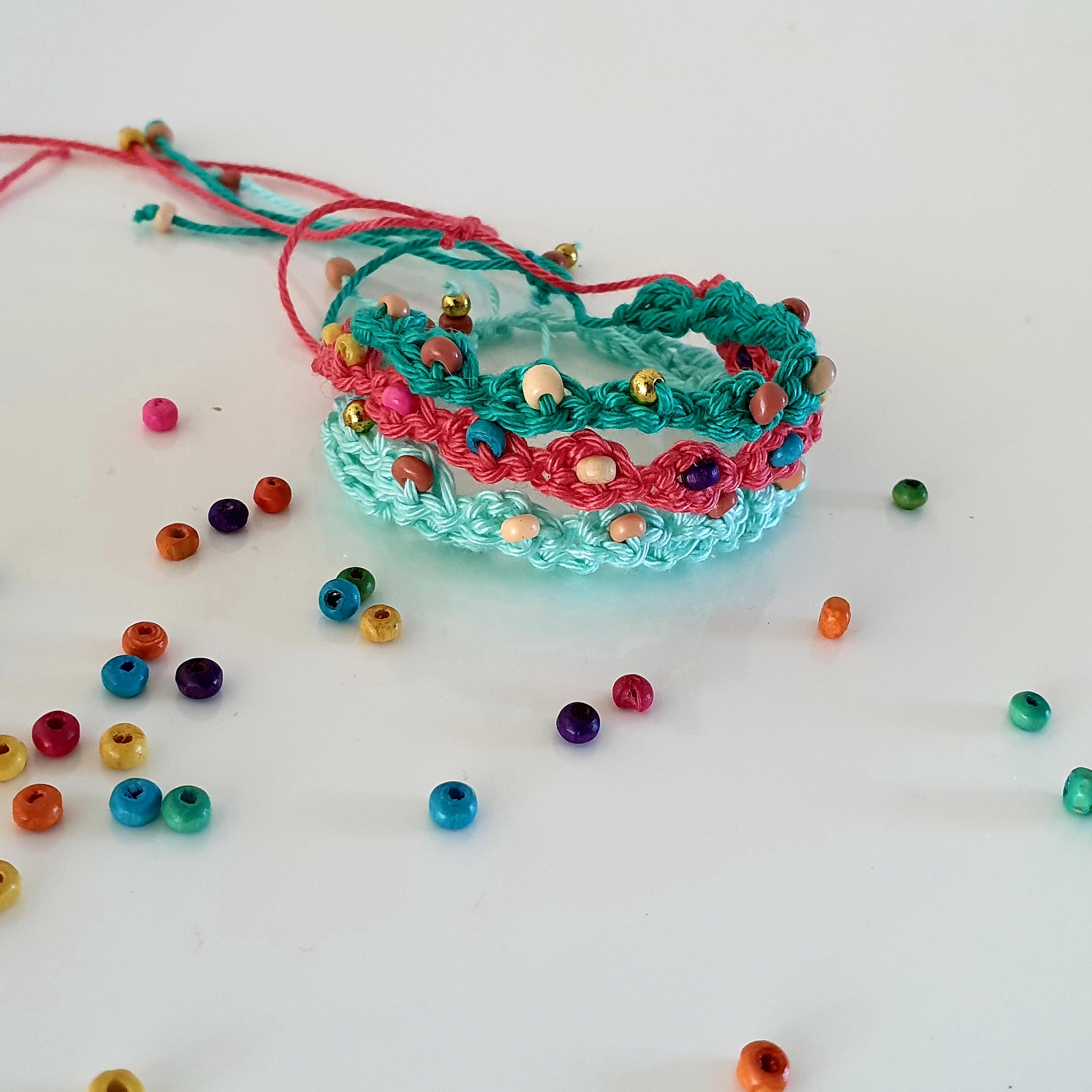 Left Over Yarn Bracelets. Crochet Tutorial 